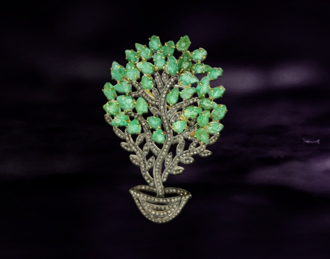 Emerald Ring by Rabhyaa Jewels